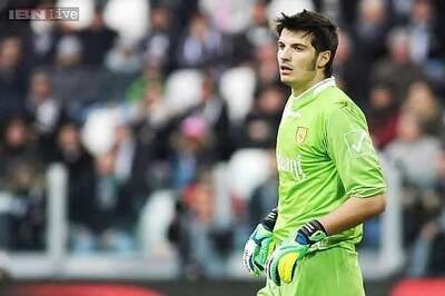 Goalkeeper Michael Agazzi signs for AC Milan after leaving Cagliari