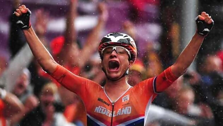 Dutch rider Vos wins gold in women's road race