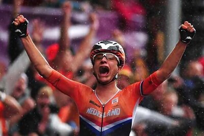 Dutch rider Vos wins gold in women's road race