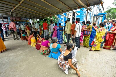 Bengal Village Reeling Under Water Shortage; Women Block Highway in Protest