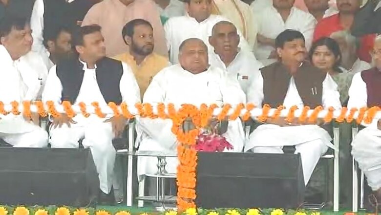 Vikas Rath Yatra Live: Akhilesh Yadav's Rath Breaks Down in Lucknow