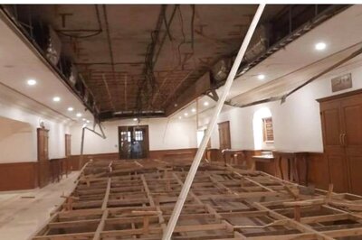 Narrow Escape for Aaditya Thackeray After Huge Chandelier Crashes During Meeting in Mumbai