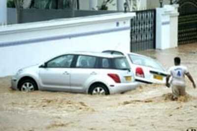 Cyclone Gonu leaves behind 28 dead