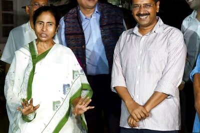Mamta Banerjee meets Arvind Kejriwal in Delhi