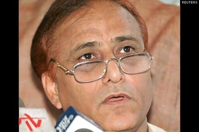 Azam Khan takes a dig at Modi, says he's trying to convert India into Gujarat