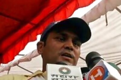 Gavaskar compares Viru with Richards