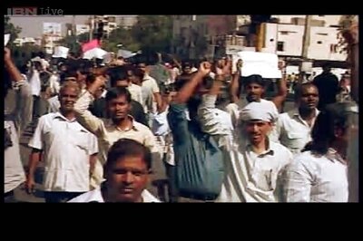Telangana fire spreads, six Union Ministers quit, Jagan to go on fast