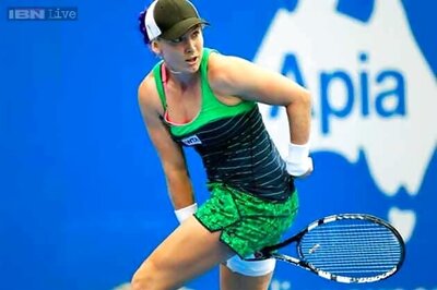 Mattek-Sands upsets top seed Radwanska at Sydney