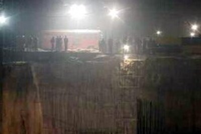 Delhi building collapse traps over 20