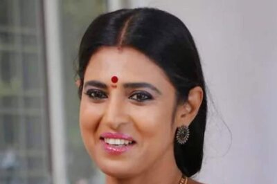 Intinti Gruhalakshmi Fame Kasthuri Shankar Appears as Chief Guest on Sridevi Drama Company