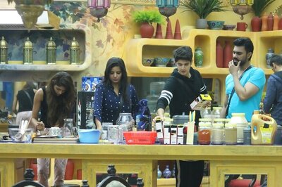 Bigg Boss 10, Day 1: Celebrities Become 'Sevak' to Commoners