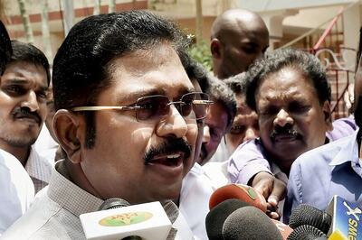 Dhinakaran Camp is in a 'Confused State of Mind': AIADMK