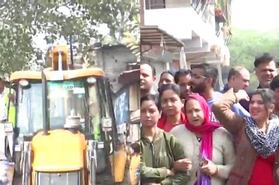 Cries & Protests in Delhi's Mehrauli as Demolition Drive Leaves Residents Homeless; DDA Calls it 'Court-Mandated Exercise'