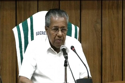 Kerala CM Writes to PM Modi on Karnataka Cops Blocking Key Highway During Coronavirus Crisis