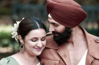 Parineeti Chopra-Akshay Kumar Look So In Love As They Tease New Song Keemti From Mission Raniganj