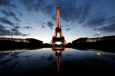 Eiffel Tower Goes Dark In Solidarity With Aleppo Civilians