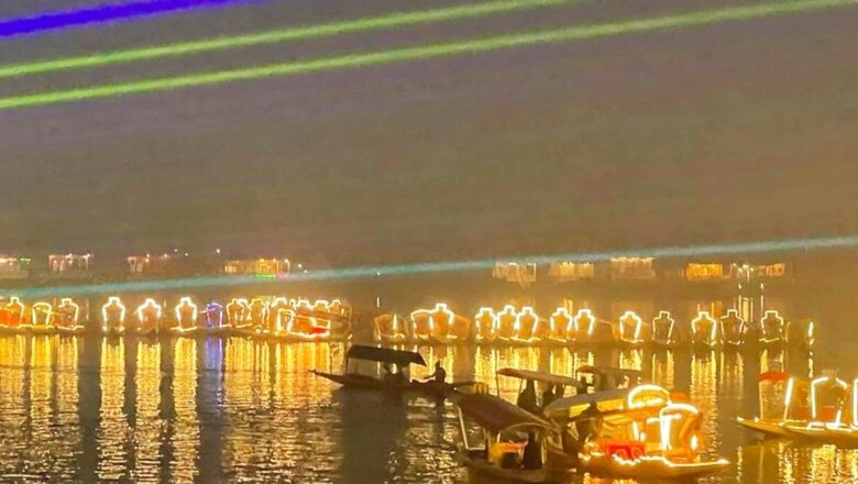 Houseboat Festival Photos From Jammu and Kashmir Look Straight Out of a Painting