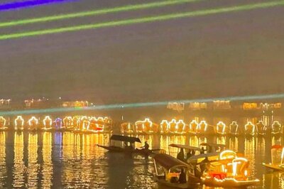 Houseboat Festival Photos From Jammu and Kashmir Look Straight Out of a Painting