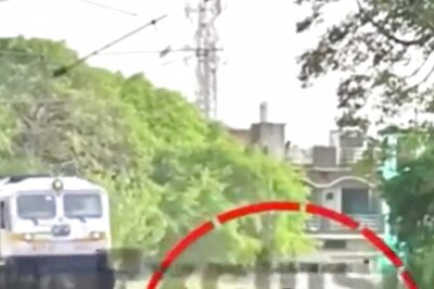 WATCH: Man Jumps on Railway Track to Stop a Moving Train, Here's What The Loco Pilot Does Next