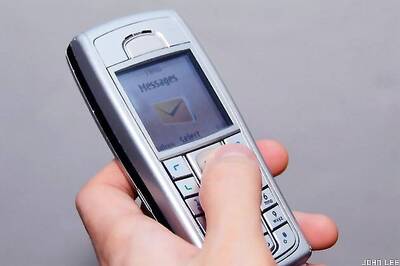 Keep consumers in loop on charges: TRAI