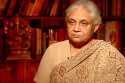 Delhi CM meets Sikh leaders, seeks support for Cong