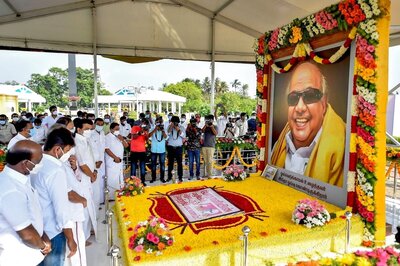 On Karunanidhi's Anniversary, TN Announces New Hosp, Free Bus Travel for Differently-abled, Trans Women