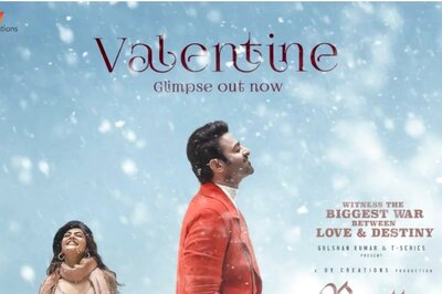 Radhe Shyam : Prabhas Cutely Proposes To Pooja Hegde In Romantic Valentine's Special Glimpse