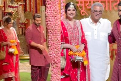 Arjun Kapoor, Boney Kapoor And Anushla Arrive In Style For Ganpati Darshan At The Ambani Residence | Watch
