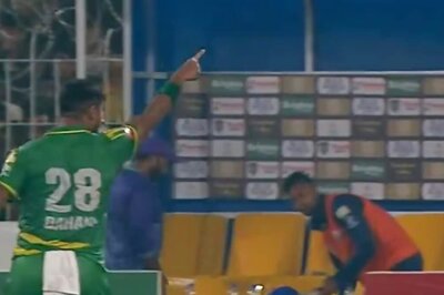 WATCH: Wolves' Shahnawaz Dahani Runs to Opposition Dugout in Wild Celebration Lighting Up One-day Cup Final