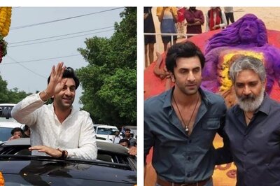 Brahmastra: Ranbir Kapoor Garlanded By Crane In Vishakhapatnam, Ayan Mukerji and SS Rajamouli Get Grand Welcome