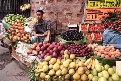 Gurudas Kamat slams Sanjay Nirupam over threat to BMC men on hawkers' issue