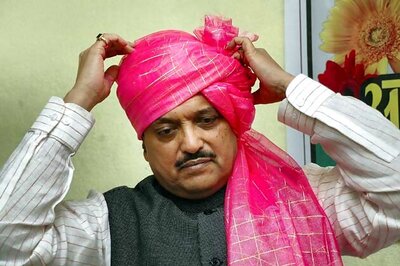 Vilasrao in hospital, portfolio given to Vayalar