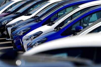 Indians Bought 61 Thousand Lesser Cars Compared to Last Fiscal, Two-Wheeler Sales Dropped by More than 20 Lakh Units