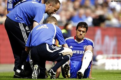 Ronaldinho sulks, Ballack on holiday