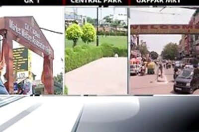 Uneasy calm prevails in Delhi | Deserted markets