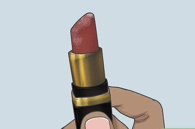 How to Tell if Your Lipstick Has Gone Bad