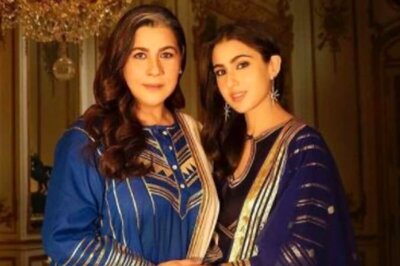 Sara Ali Khan Looks Gorgeous with Mother Amrita Singh in This Diwali Photo