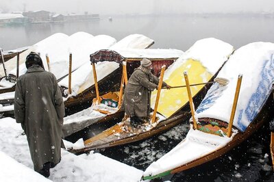 Vaishno Devi Shrine Receives Season's First Snowfall, Kashmir Cut-off From Outside World