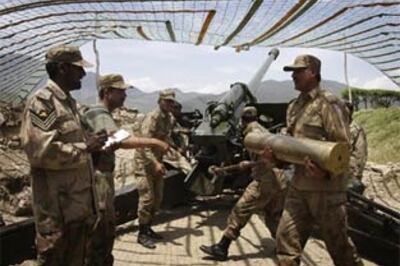 Pakistan troops recapture main town of Swat