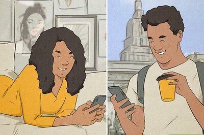 How to Compliment a Guy While Online Dating