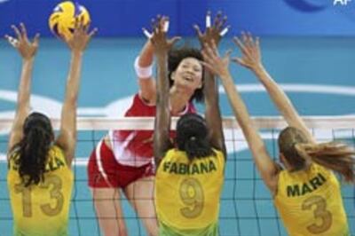 Favourites Brazil, Cuba enter volleyball semi-finals