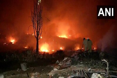 Massive Fire in Delhi's Tughlakabad Destroys 1,500 Shanties, Several Rendered Homeless