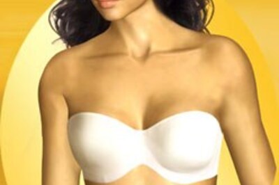 Wonderbra trims, cuts 950 jobs