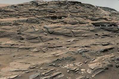 Gigantic water ice slab found on Mars