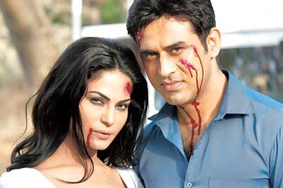 Veena's 'shocking' kiss, Saif wants to look younger