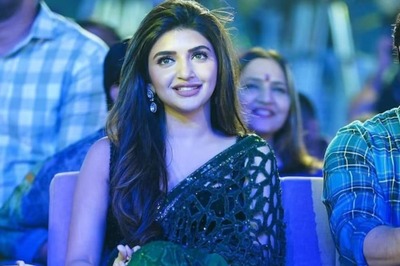 Guess The Price Of The Saree Sreeleela Wore At Guntur Karam Pre-release Event