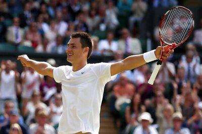 Youzhny looms for Murray, Tomic booms