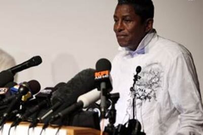 Docs tried to resuscitate MJ for an hour: Brother