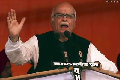 Those not voting should be barred from polls: LK Advani