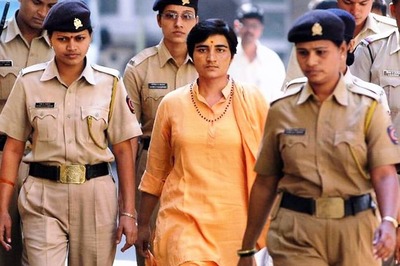 Pragya Thakur May Get Z-plus Cover Due to Security Threat Posed by Man Showing Black Flag